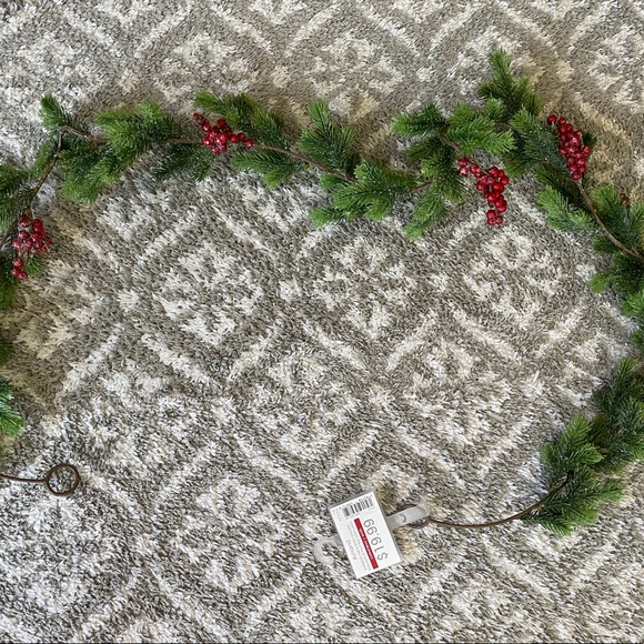 Berry Christmas garland 6ft